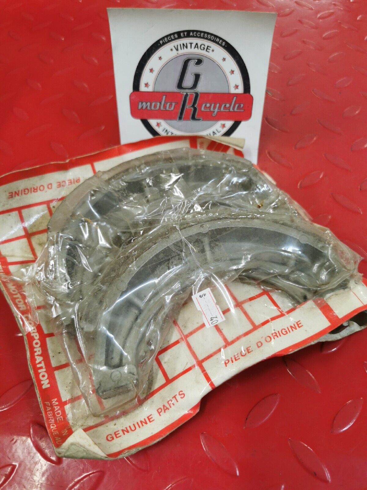 NOS SUZUKI  LTF300F LTF500F BRAKE SHOE  64400-41810   S12