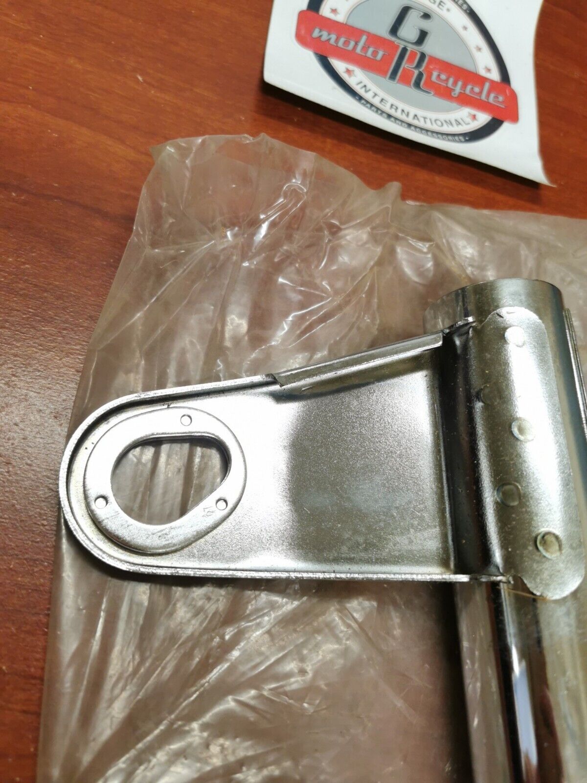 NOS Yamaha XS650 UPPER COVER 2 2M0-23131-00-93 Y86