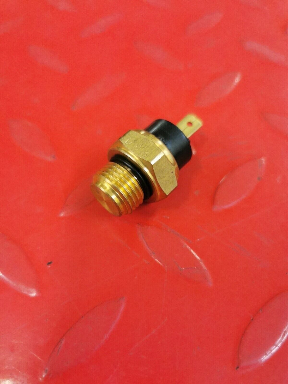 NOS HONDA ST1100 VTR250 VT800C CBR600F THERMOSTAT SWITCH 37760-MR1-003 H39