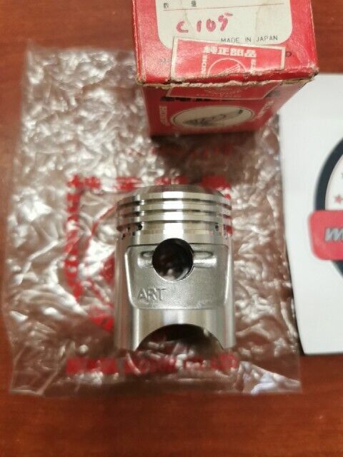 NOS Honda C105 CA105 CD105 PISTON (OS 0.25) 13102-002-000 H4