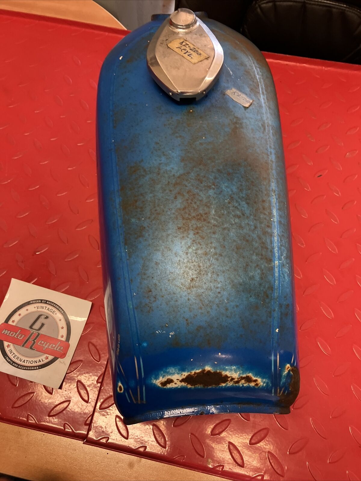 Kawasaki KZ200 1977 Fuel tank gas petrol reservoir PETCOCK NOT INCLUDED