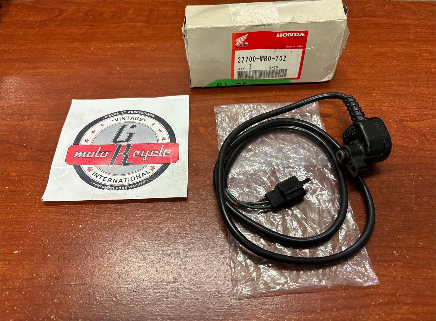 NOS Honda 1983 1984 1985 VF750S SPEEDOMETER SENSOR 37700-MB0-702 H168