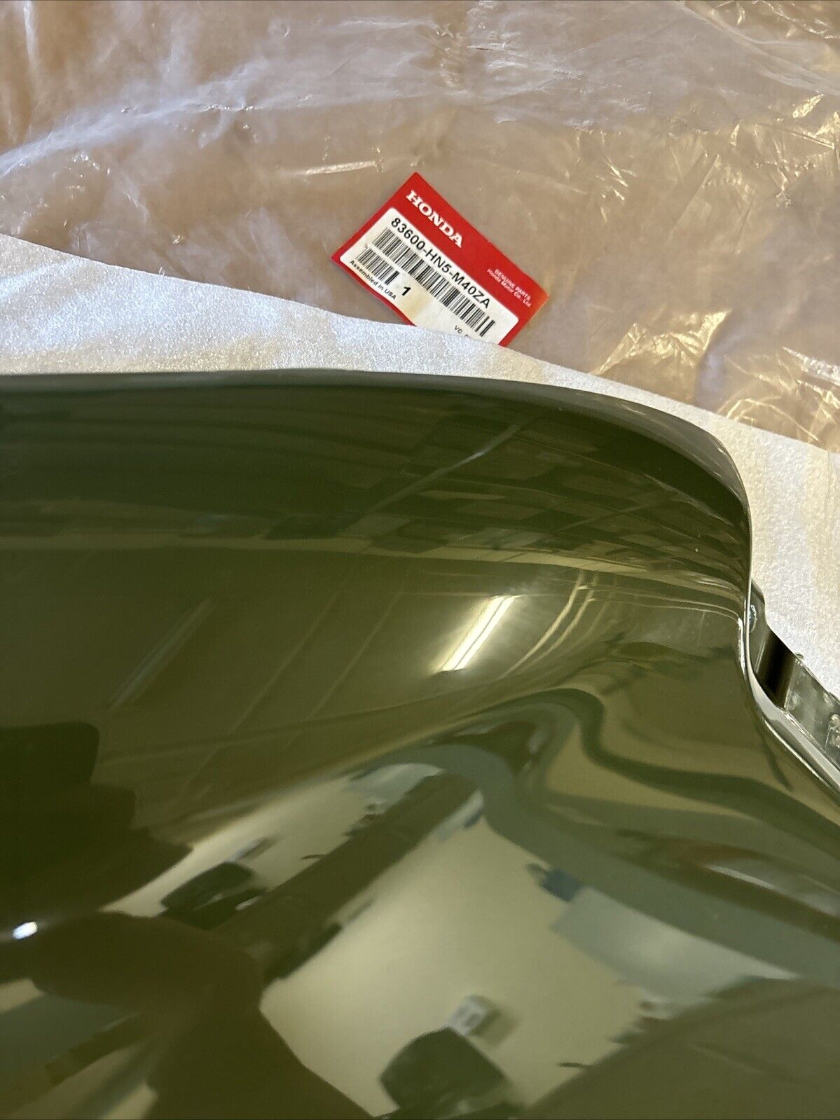 NOS HONDA 2004 - 2006 TRX350 LEFT TANK SIDE COVER 83600-HN5-M40ZA