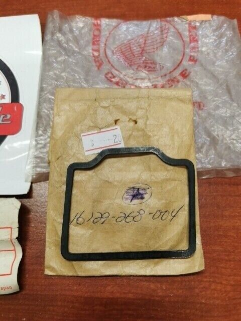 NOS Honda C72 C77 CA175 CA72 CA77 CB100 CB750 FLOAT GASKET 16129-268-004 H69