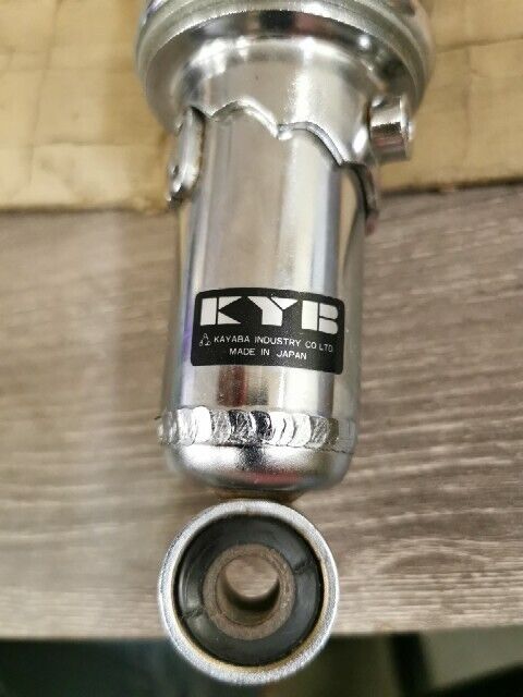 NOS YAMAHA TX650 1974 - 1976 XS650 1975 REAR CUSHION ASSY 447-22210-22-00 Y190