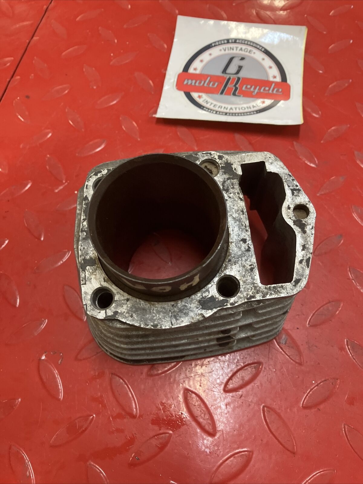 Honda XL125 1978 cylinder jug 56.5mm 12100-383-030 12100-383-020 12100-383-010