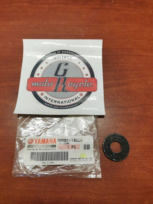 NOS Yamaha PLATE WASHER 90201-14226-00 Y82