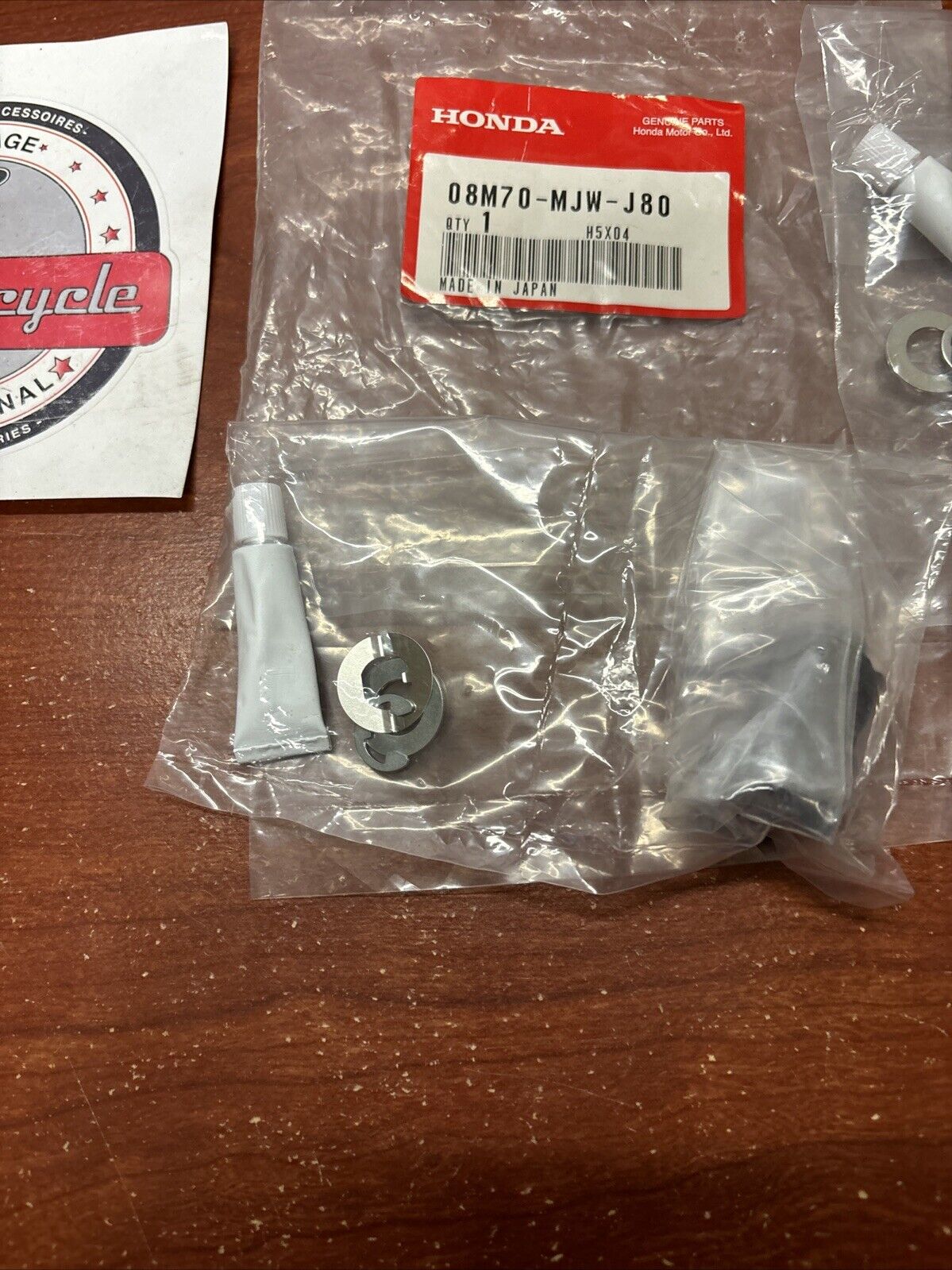 NOS Honda CB500X CYLINDER SET WITH KEYS 08M70-MJW-J80 H170
