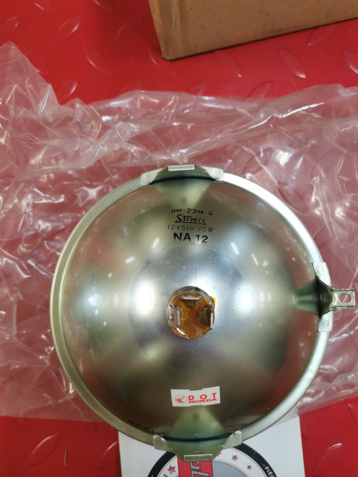 NOS Honda CM200 CM400 CM450E CB250 CB350 CB400 CB450 HEADLIGHT 33120-333-670 H13