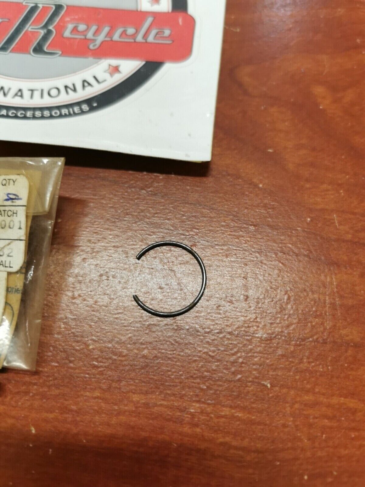 NOS Yamaha MX175 XS360 XS400 DT175 DT125 CIRCLIP 93450-17044-00 Y96