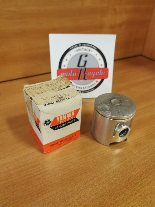 NOS YAMAHA    YZ125 MX125  1974 - 1977  PISTON 2 O/S 0.50    537-11636-02-00 Y46