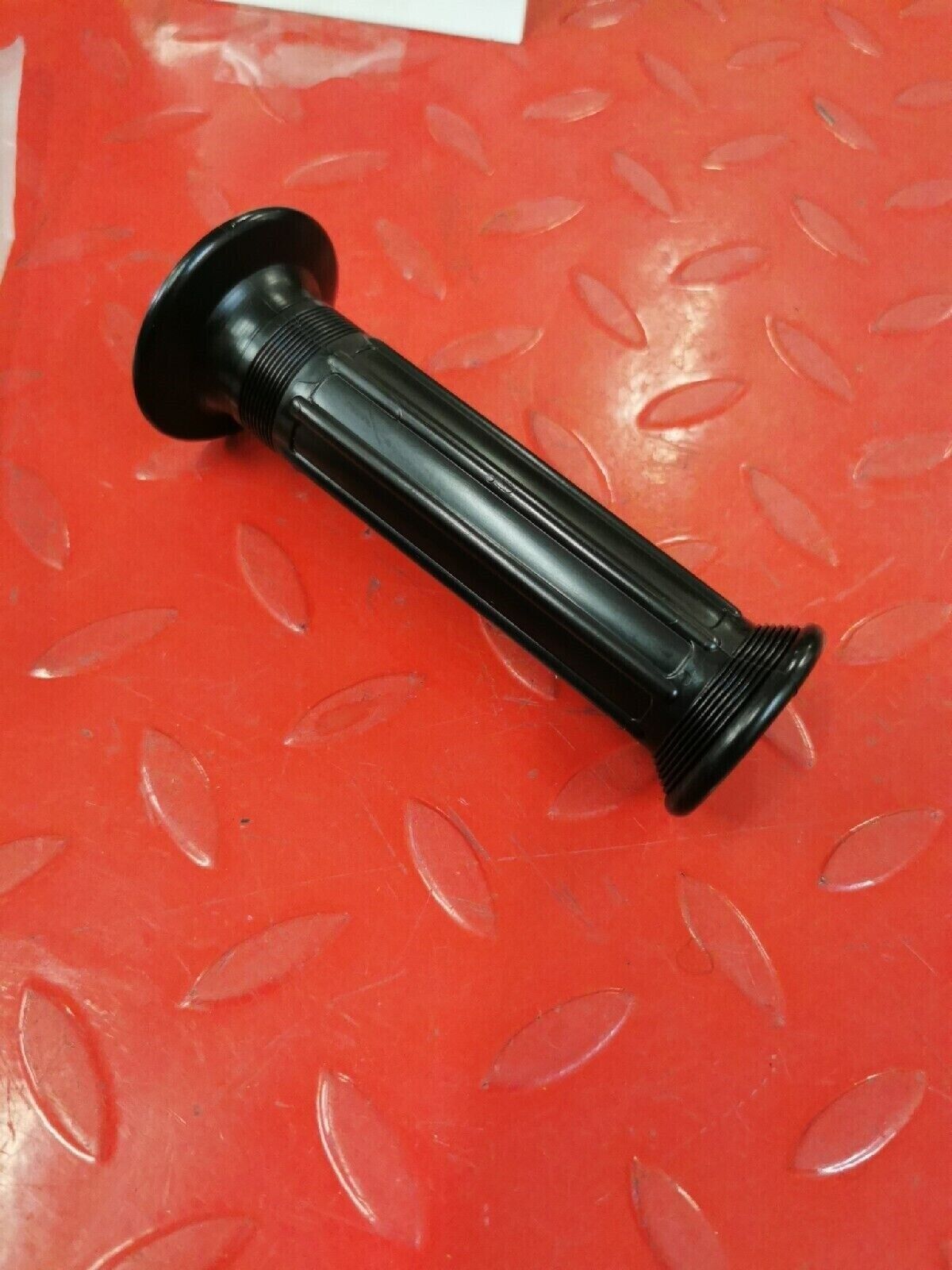 NOS YAMAHA XV250 DT50A 1988 - 2009   GRIP    21A-26241-00-00 Y52