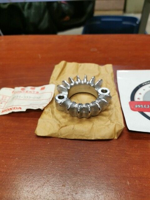 NOS Honda CB100K CB350F CB400F CB550F CL100 EXHAUST PIPE JOINT 18231-333-010 H90