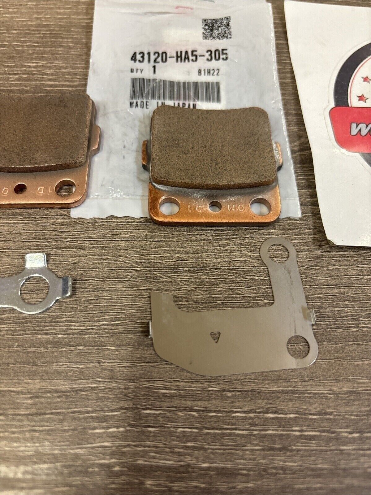 NOS Honda ATC200X TRX300EX REAR BRAKE PAD SET 43120-HA5-305 H117