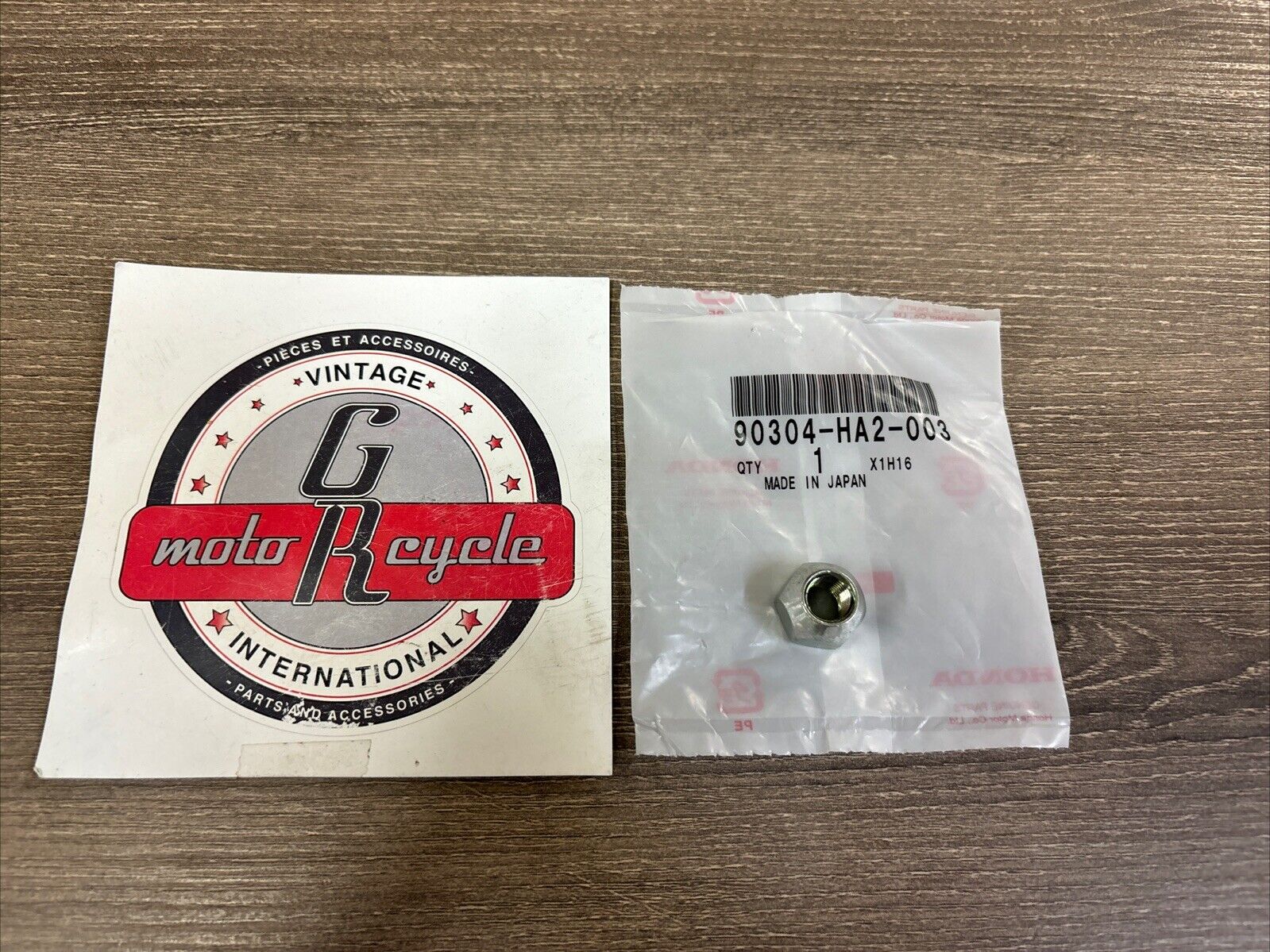 NOS Honda ATC200X ATC250R TRX250 EX R X WHEEL CLIP NUT 90304-HA2-003 H130