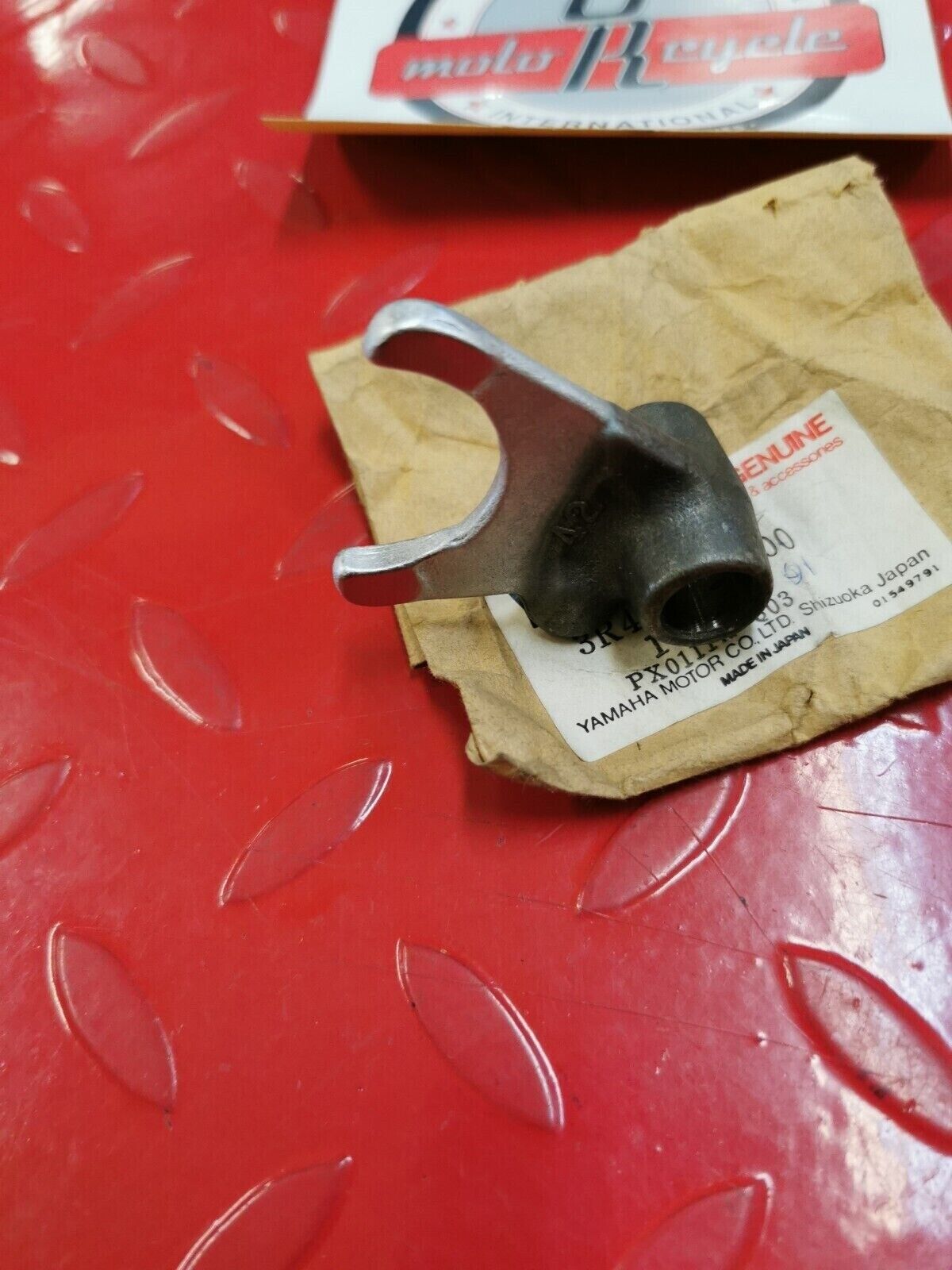 NOS Yamaha YTZ250 IT250 YZ250  FORK SHIFT 2 3R4-18512-01-00 Y22