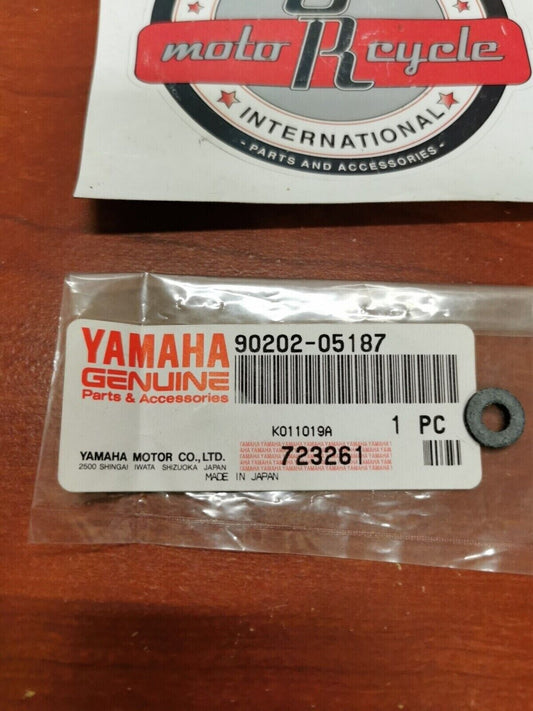 NOS Yamaha EF2000 EF2800 EF2500 YG650 YG550 PLATE WASHER 90202-05187-00 Y97