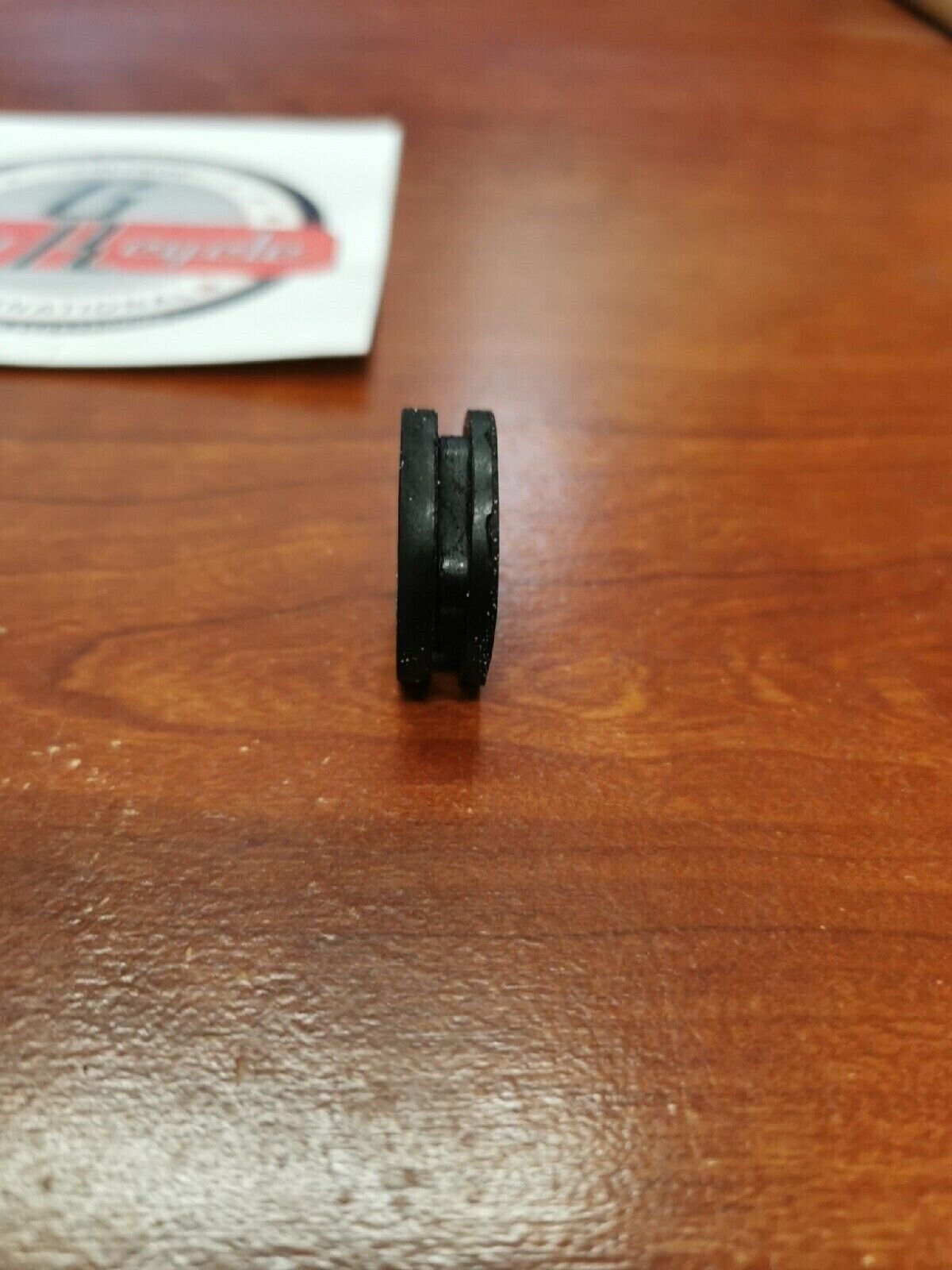 NOS Yamaha HEADLIGHT DAMPER 584-84345-60-00 Y69