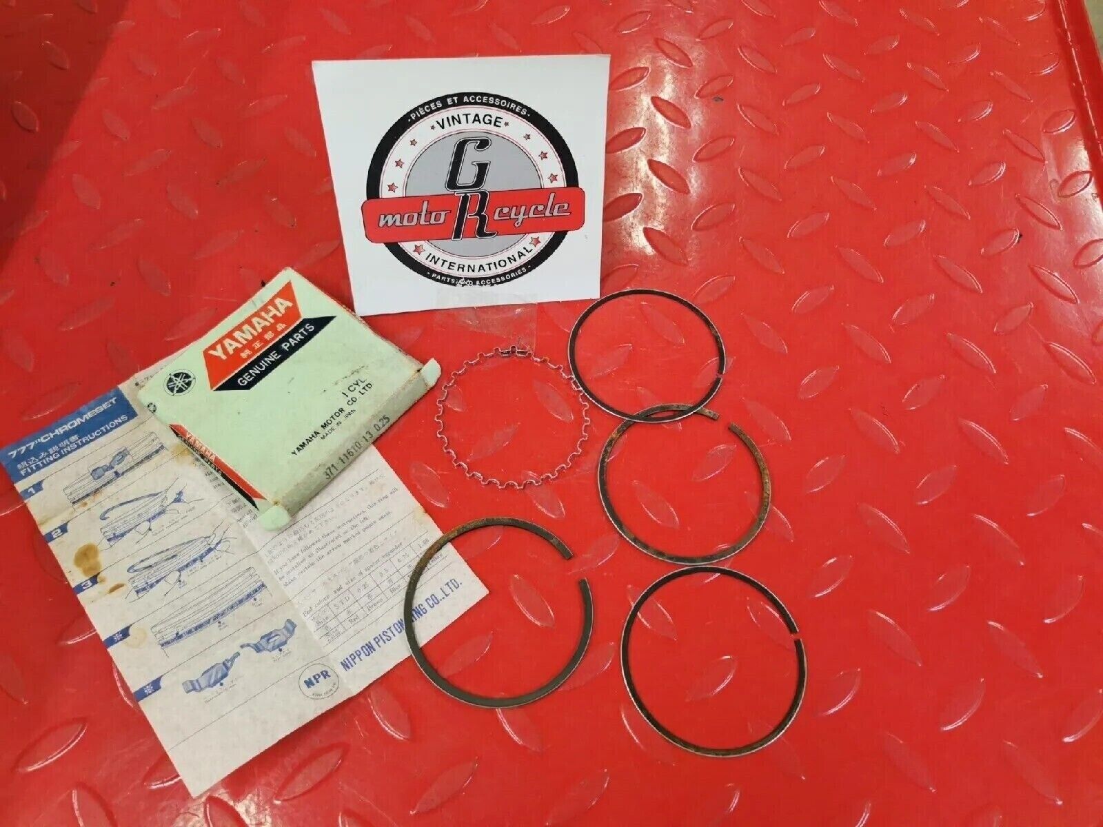 NOS YAMAHA  TX500 XS500 1973 - 1975  PISTON RING SET  1ST  371-11610-13-00 Y51