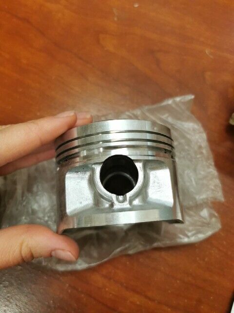 NOS Suzuki 1979 - 1981 GS1000 PISTON (STD) 12111-49001 S33