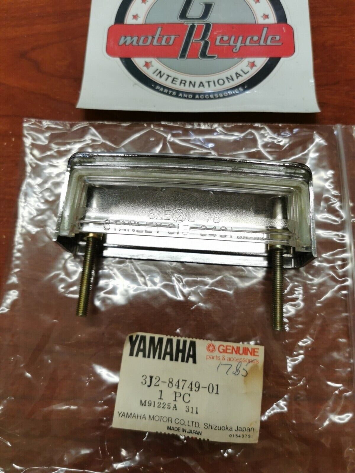 NOS Yamaha 1980 1981 XS850 XS1100 LICENCE LIGHT BODY 3J2-84749-01-00 Y86