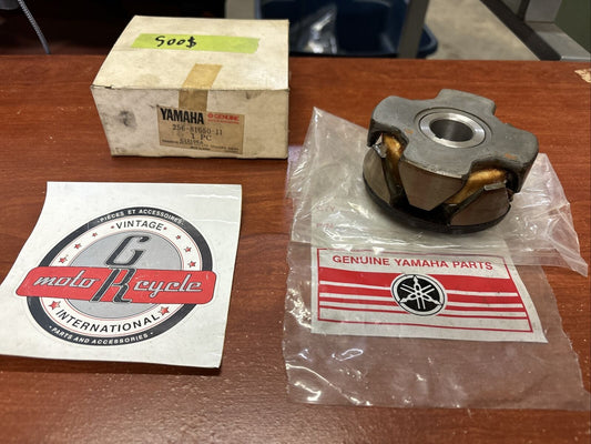 NOS Yamaha TX650 XS1 XS2 XS650 ROTOR 256-81650-11-00 Y172