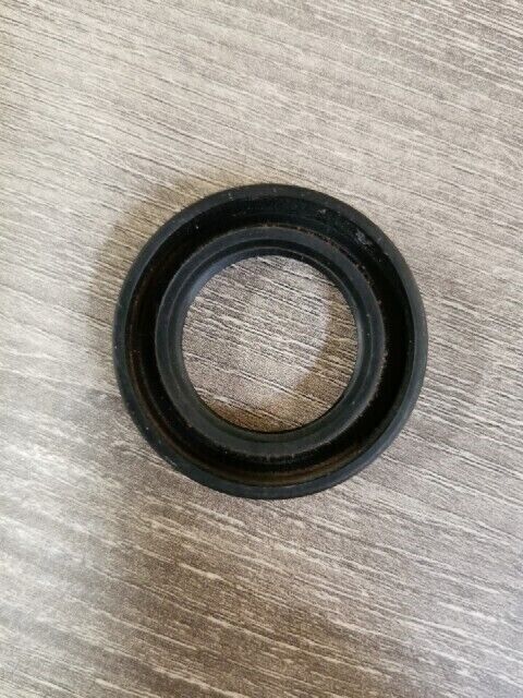 NOS YAMAHA TX650 1970 - 1976 XS2 XS650 1975 - 1979 OIL SEAL 93102-25121-00 Y145