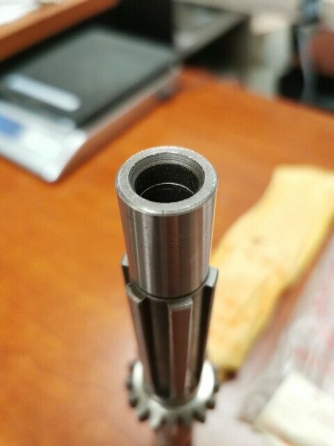 NOS Honda SL350 K1 K2 TRANSMISSION MAINSHAFT (17T) 23211-312-040 H98