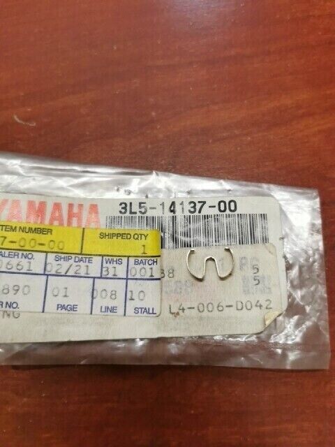 NOS Yamaha MA50 PW50 QT50 CLIP SPRING 3L5-14137-00-00 Y103