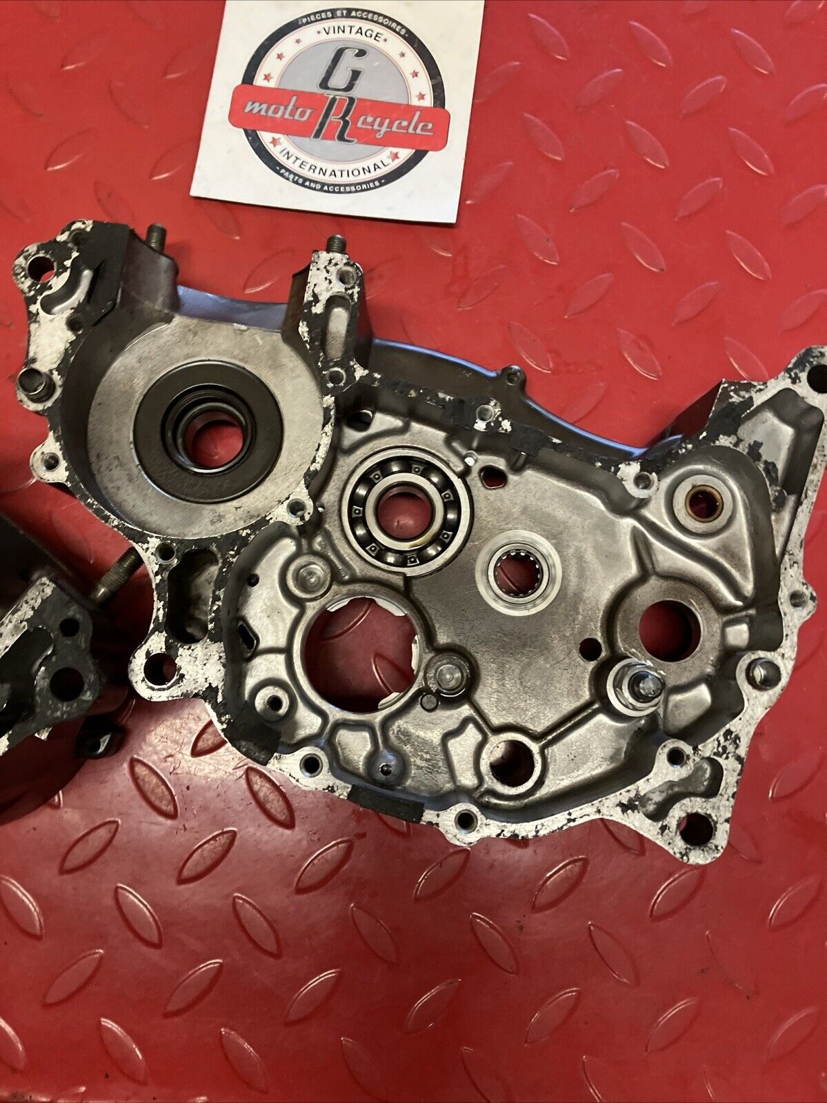 Honda MT125 1975 Left right crankcase set 1974