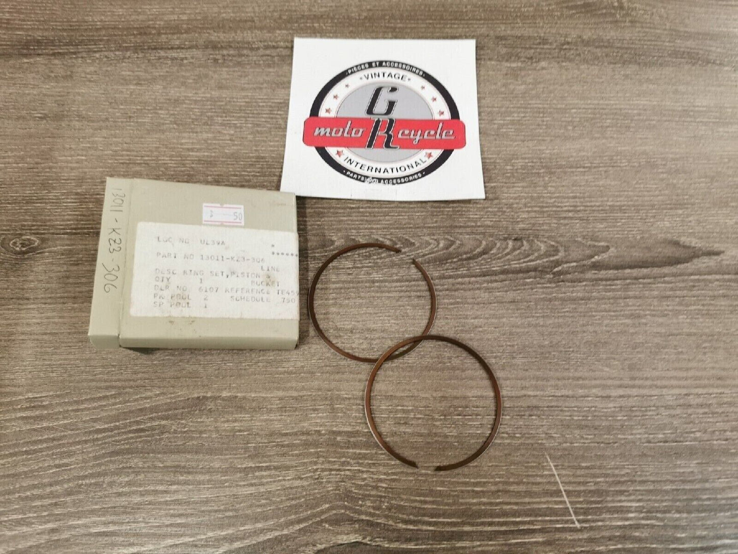 NEW NOS HONDA CR250R 1992 - 2002  PISTON RING SET 13011-KZ3-306 H41