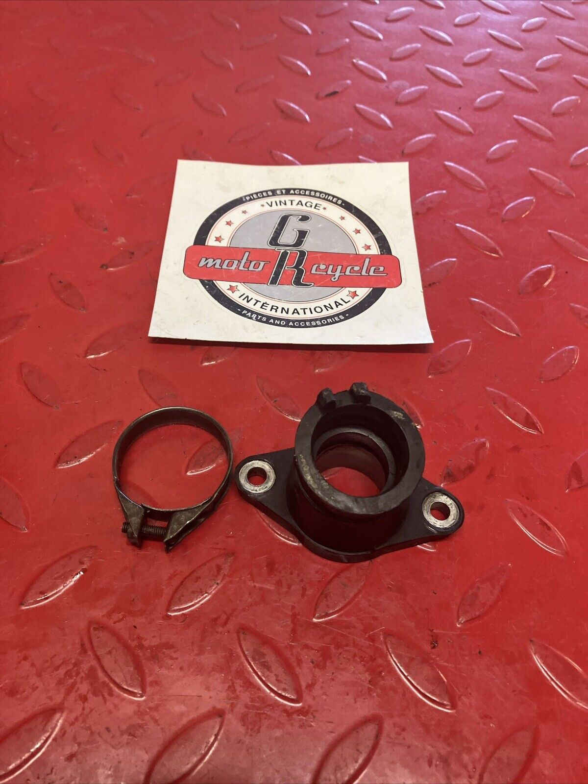 Honda MT125 1975 intake manifold carburetor boot insulator 1974 1976