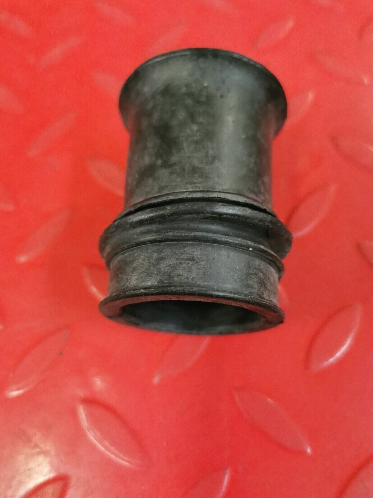 NOS HONDA CB750A 1976 TUBE AIR CLEANER CONNECTING 17253-393-300 H39