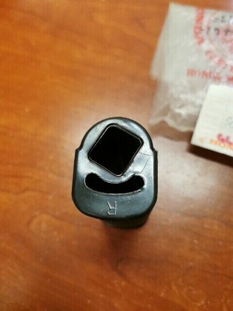 NOS Honda GL1100 PILLION STEP RUBBER 50710-MB9-000 SUB 50710-461-770 H99
