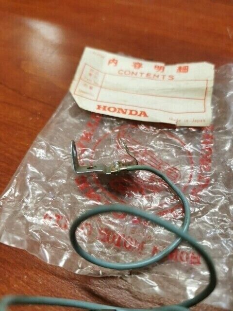 NOS Honda S65 RIGHT FRONT WINKER SOCKET 33410-035-000 H69