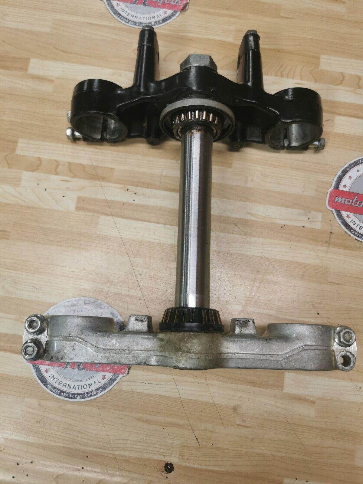 Yamaha YZ250 1988 steering stem triple clamp tree handle crown 2VM-23340-L0-00