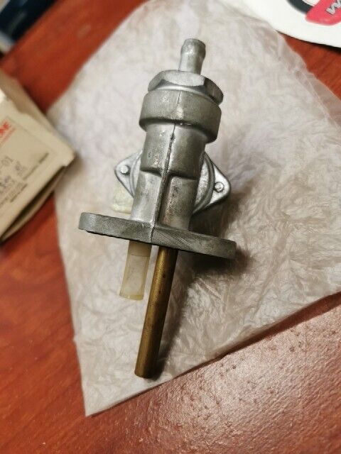 NOS Yamaha FUEL COCK 498-24500-01-00 SUB 214-24500-00-00 214-24500-01-00 Y118
