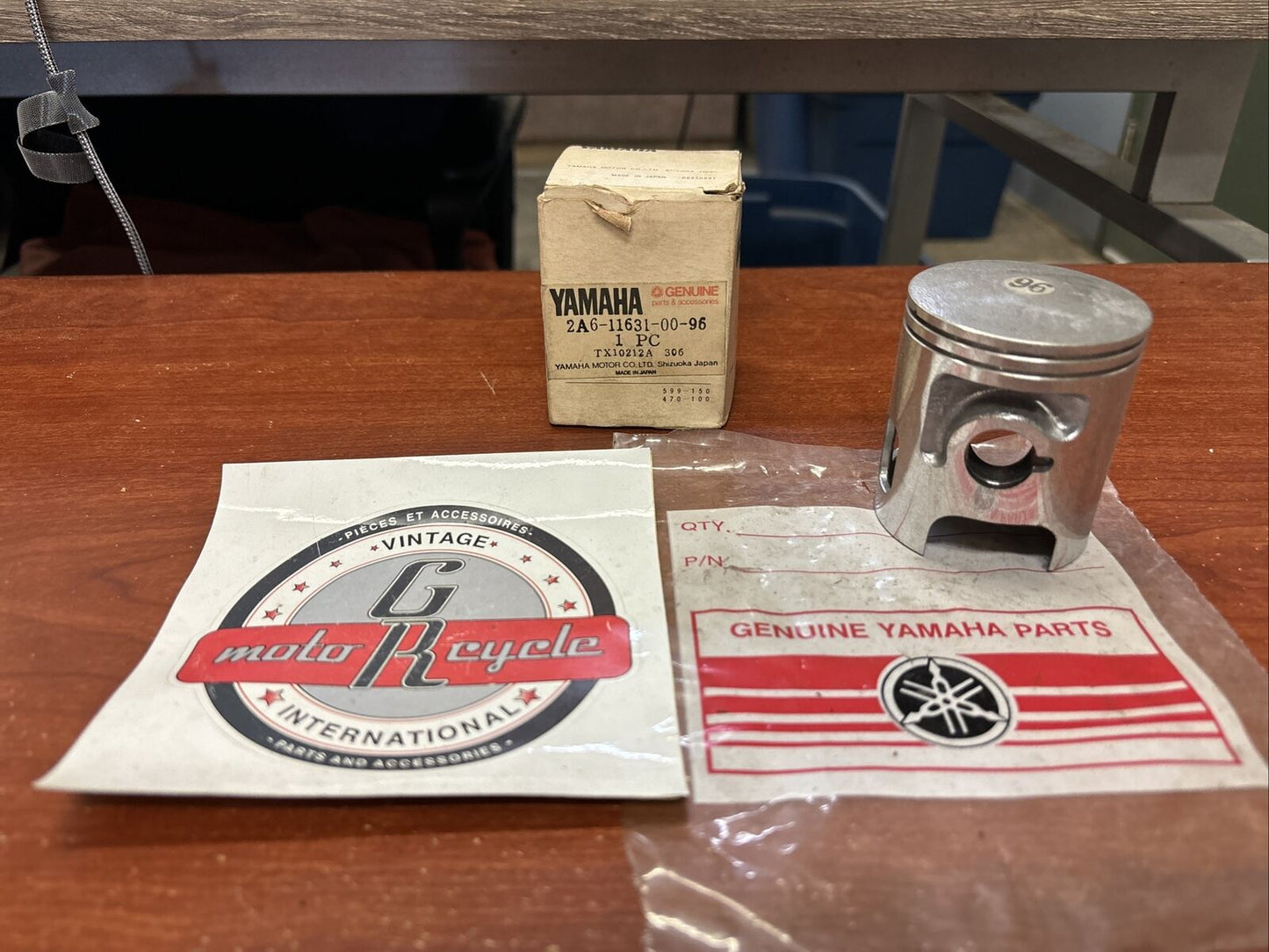 NOS Yamaha DT125 DT125MX PISTON STD 0.96 2A6-11631-00-96 Y176