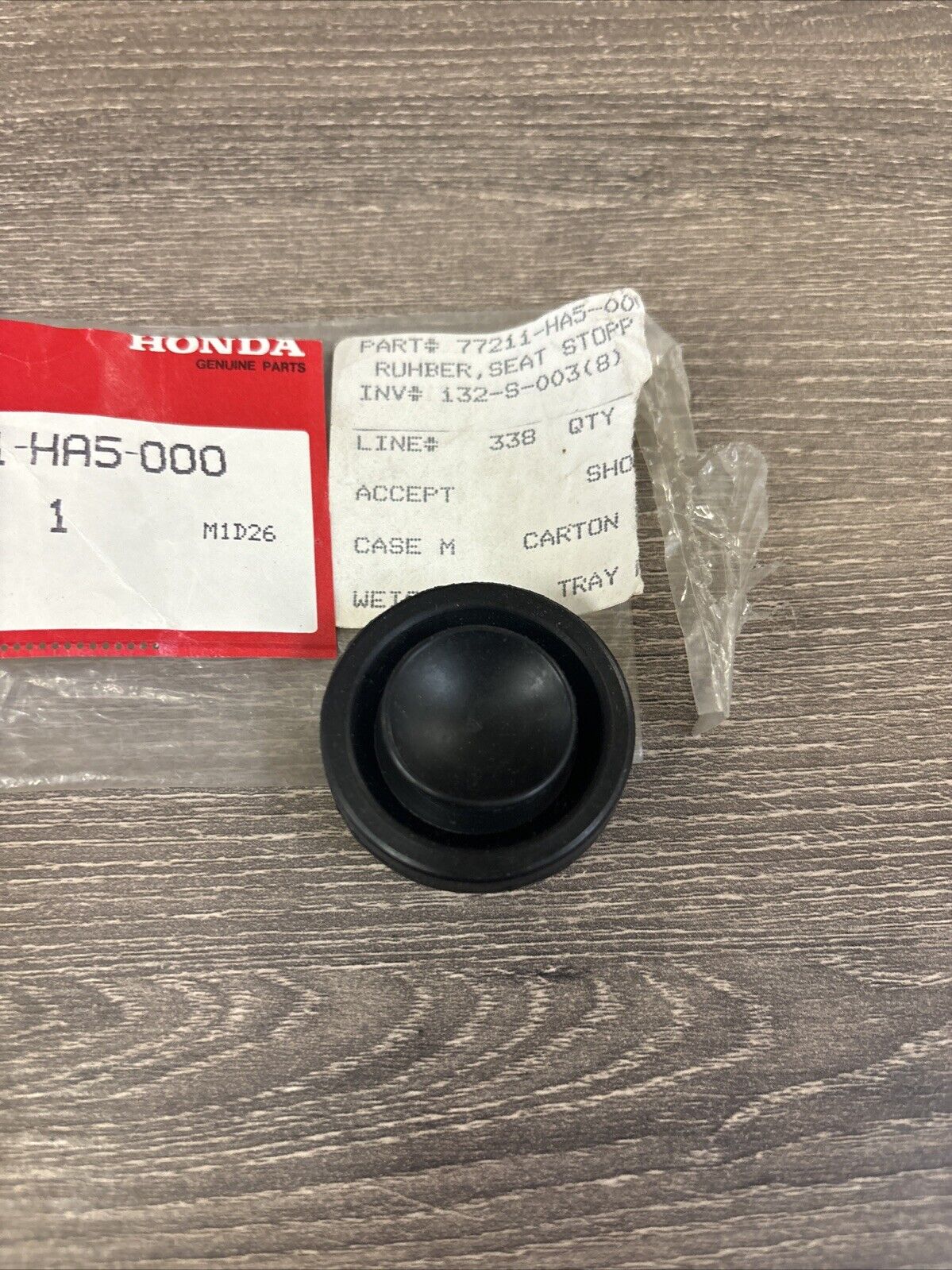 NOS Honda 1985 1986 ATC350X SEAT STOPPER RUBBER 77211-HA5-000 H134