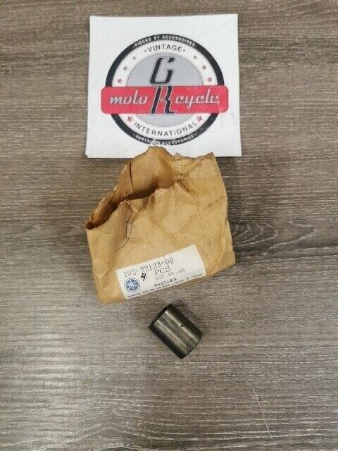 NOS YAMAHA TTR50E PW80 TTR90 YGS1 GT1 MX80H MJ2 BUSHING 102-22123-00-00 Y155