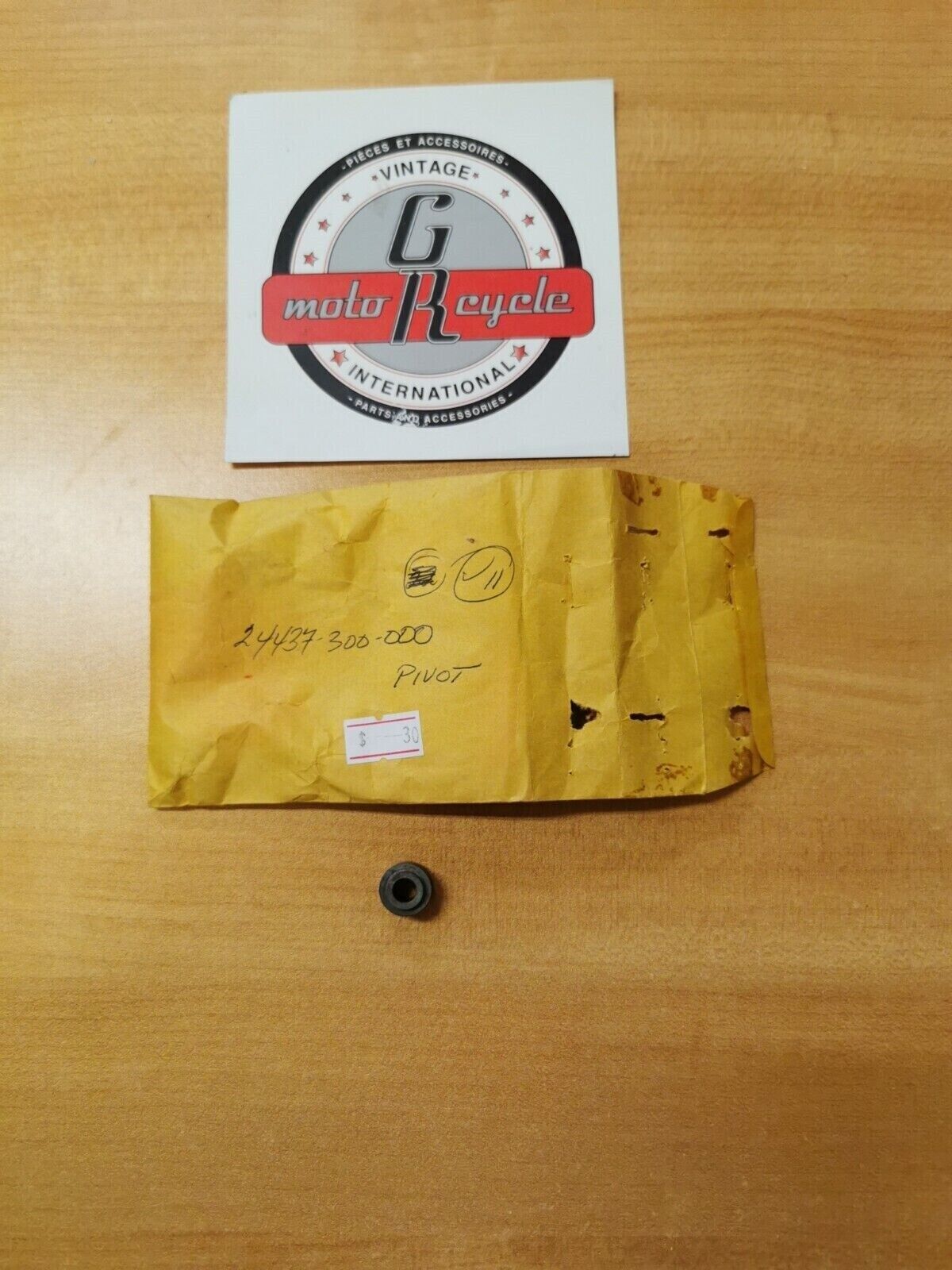 NOS HONDA CB750 PIVOT STOPPER ARM 24437-300-000 H20