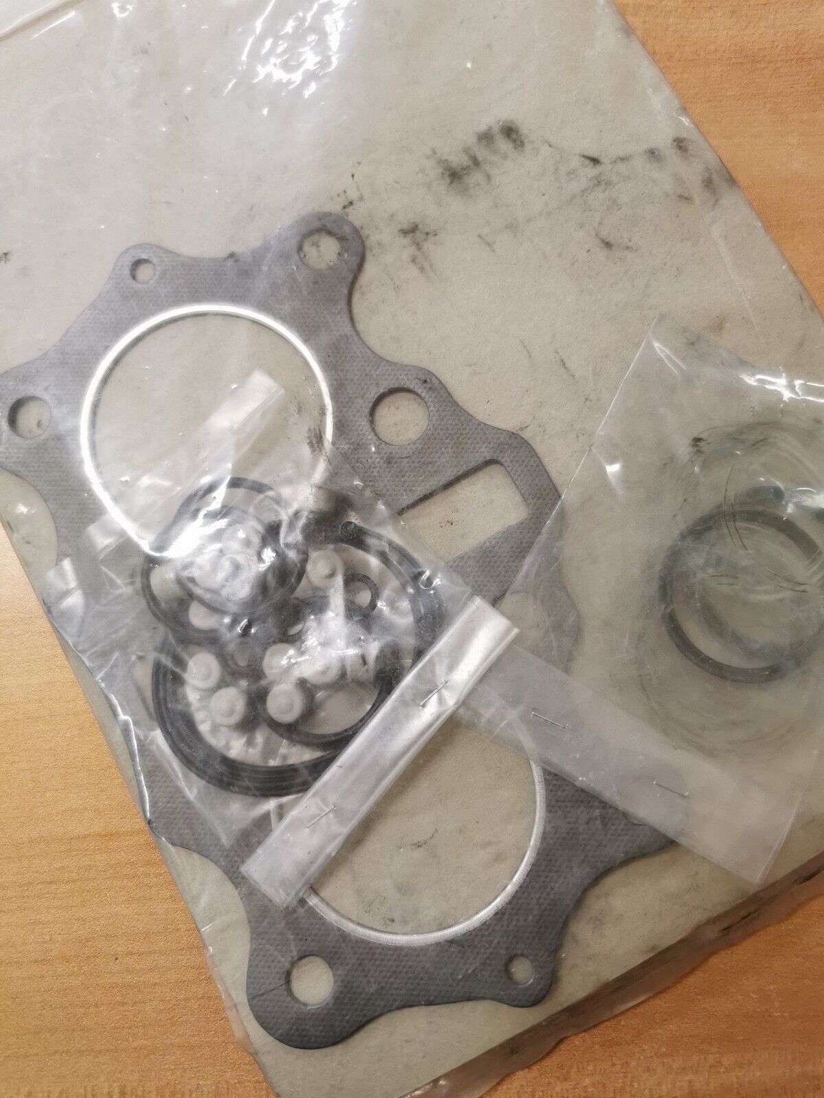 NOS HONDA  CB350 CL350   COMPLETE GASKET  KIT  H16