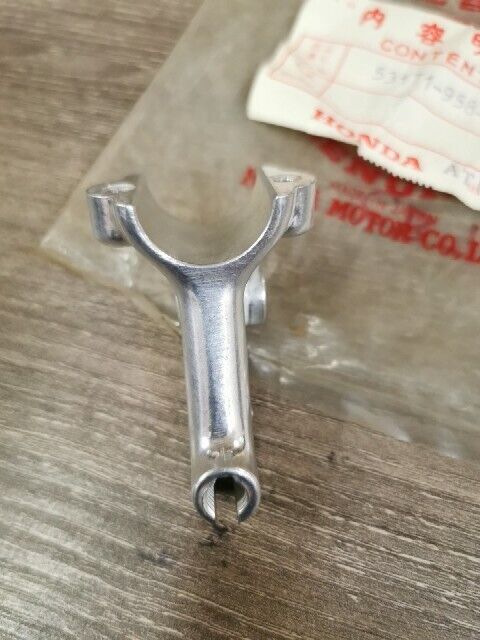 NOS HONDA ATC185S ATC200 BRACKET R HANDLEBAR CONTROL LEVER 53171-958-010 H89
