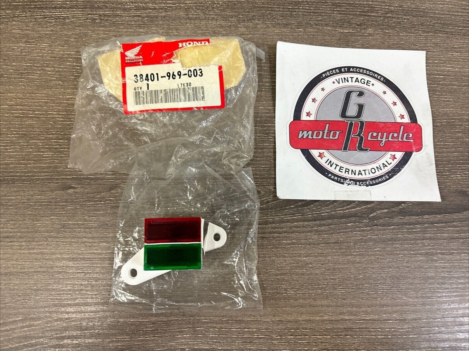 NOS Honda ATC200ES ATC250 NEUTRAL INDICATOR CASE LENS BROKEN 38401-969-003 H122