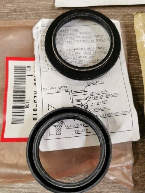 NOS HONDA CR125 CR250 CR500 1991 SEAL KIT FRONT FORK QTY2 51490-KZ3-810 H101