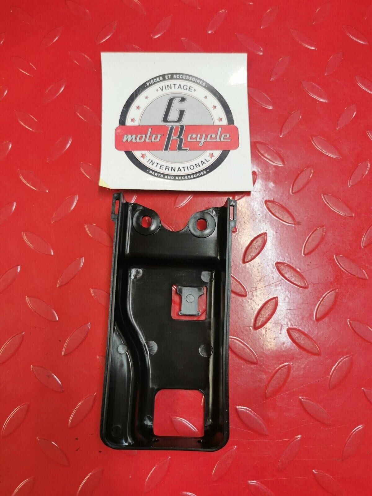 NOS YAMAHA QT50 1979 - 1987 PANEL FRONT 2 3L8-23397-00-00 Y28