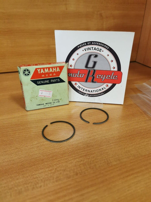 NOS YAMAHA  RD125   PISTON RING SET STD  307-11610-02 Y48