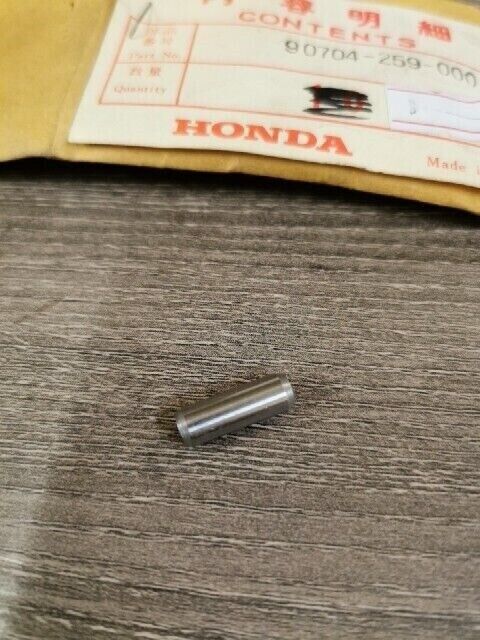 NOS HONDA  C72 C77 1960 - 1963 C78 CA175 1968  PIN KNOCK 7X12 90704-259-000 H74