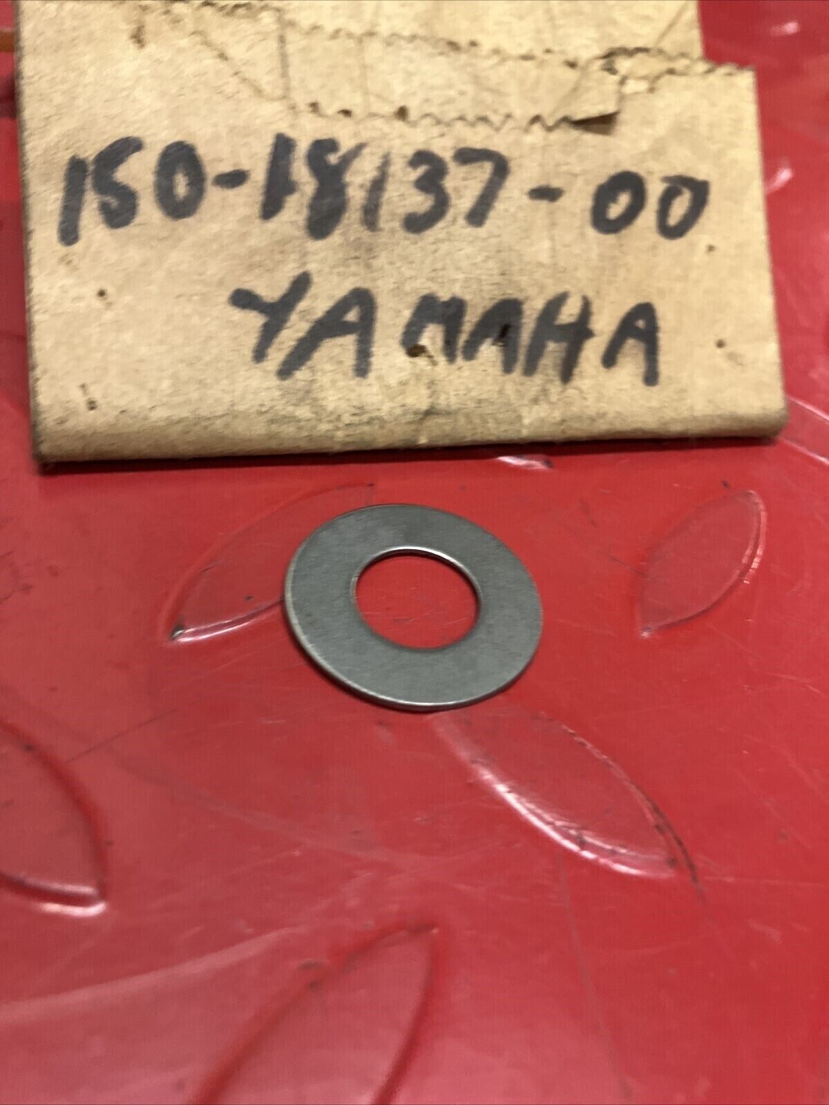 NOS YAMAHA WASHER PLATE 150-18137-00-00 SUB BY 90201-12186-00 Y63