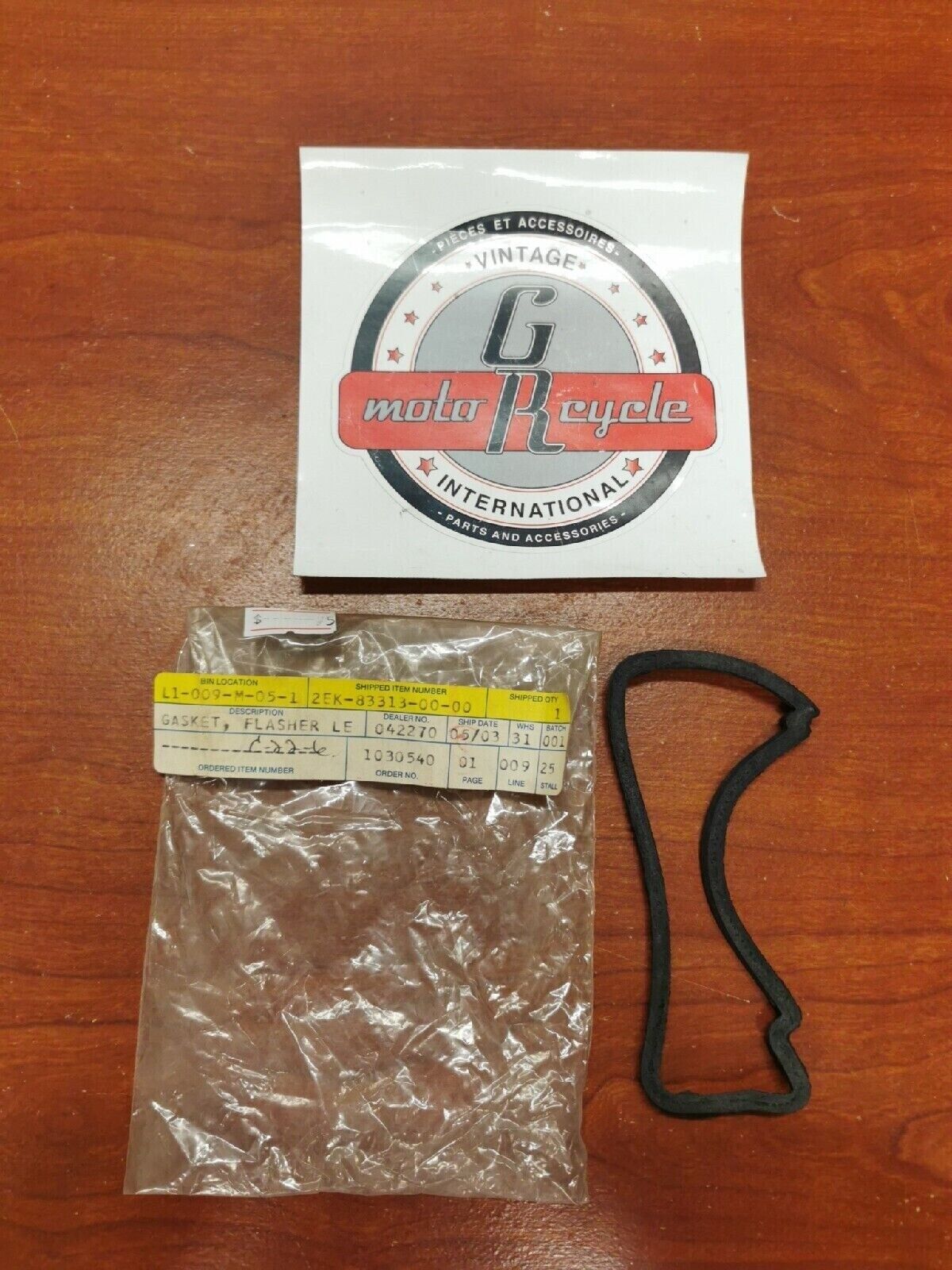NOS Yamaha FLASHER LENS GASKET 2EK-83313-00-00 Y71